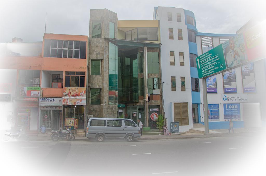 Backpack Lanka Hostel Colombo Exterior photo